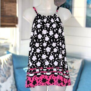 NWOT Kaari Blue Pink White Black Halter Top Size Size Small